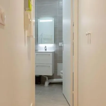 Wehost - Superbe Pied-a-terre Pour 2 Pres De La Tour Eiffel Appartement *